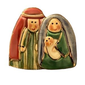 Vintage Nativity Brooch – Baby Jesus, Joseph & Mary Christmas Pin           C3